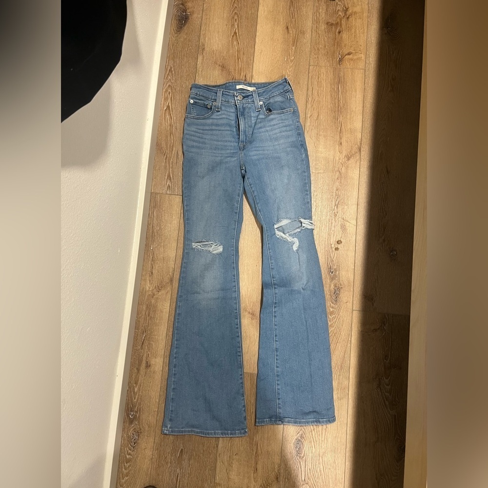 Women’s Levi’s 726 High Rise Flare Light Blue Distressed Jeans Size 26 - Picture 6 of 14